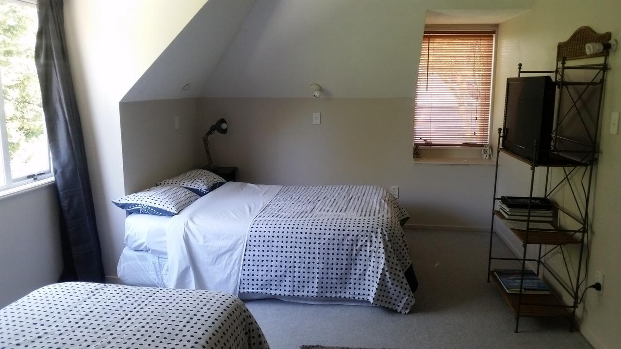 Berni'S Boutique Bnb Christchurch Exterior photo